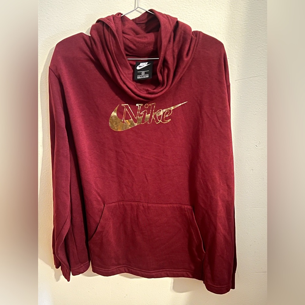 Brand new Nike sweater only worn once !!